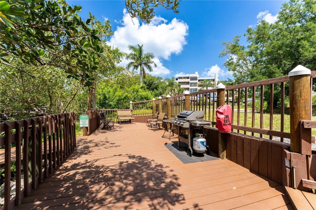 850 S Tamiami Trail, Unit 604, Sarasota, FL 34236 Photo