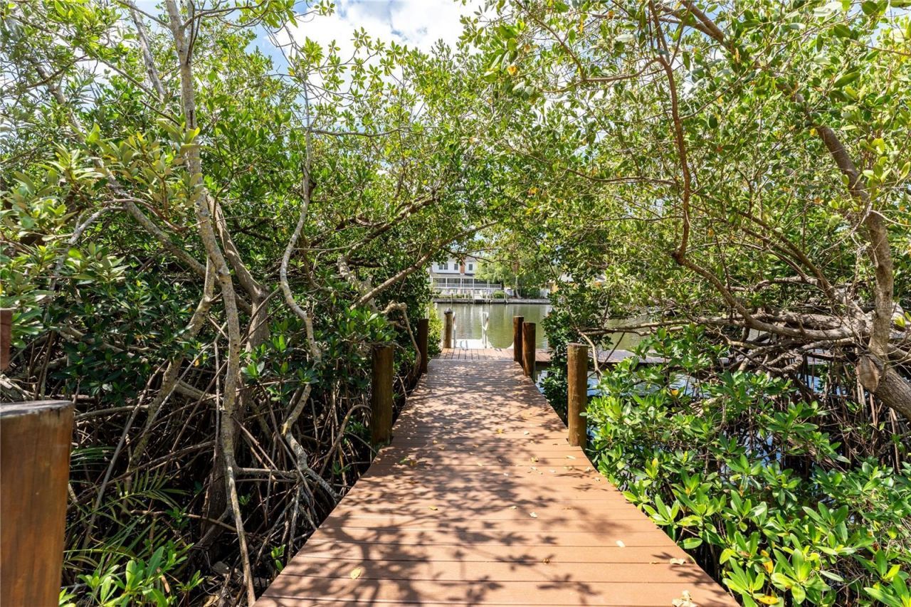 850 S Tamiami Trail, Unit 604, Sarasota, FL 34236 Photo