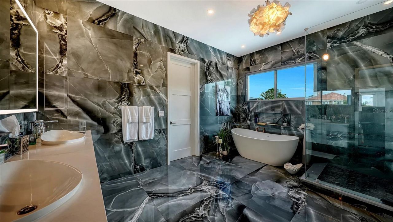 7689 Cove Terrace, Sarasota, FL 34231 Photo