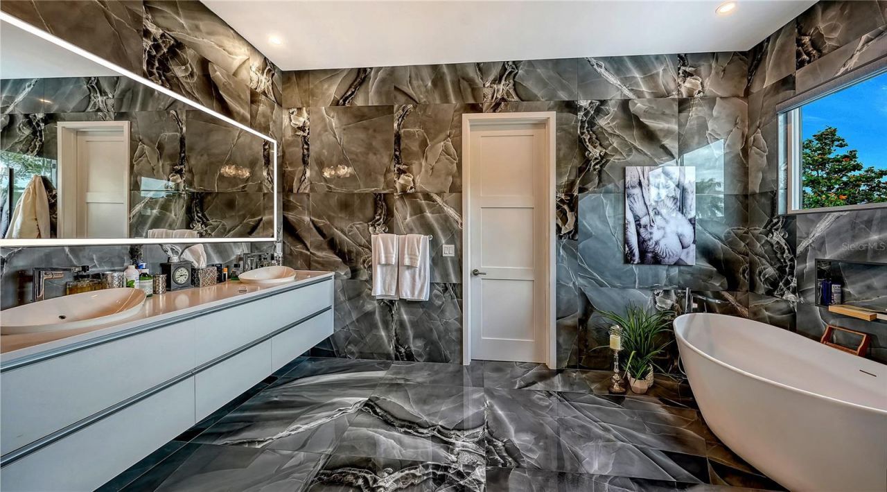 7689 Cove Terrace, Sarasota, FL 34231 Photo