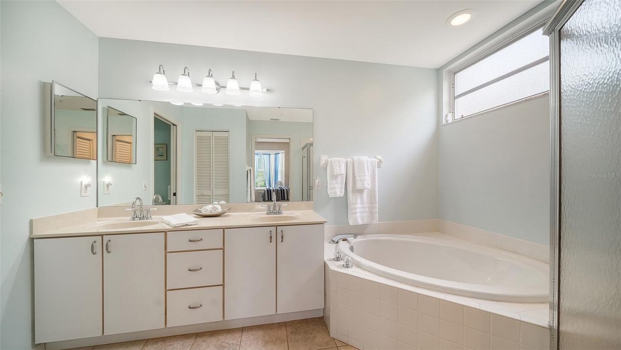 8901 Veranda Way, Unit 111, Sarasota, FL 34238 Photo