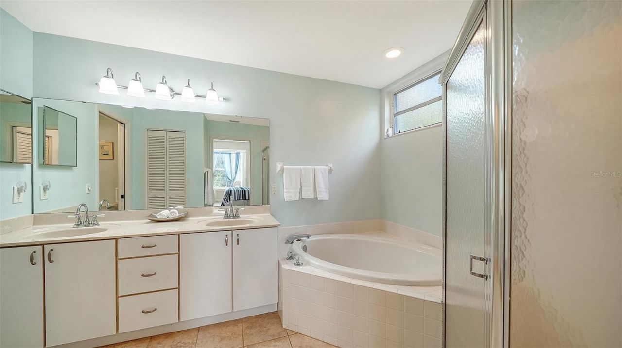 8901 Veranda Way, Unit 111, Sarasota, FL 34238 Photo