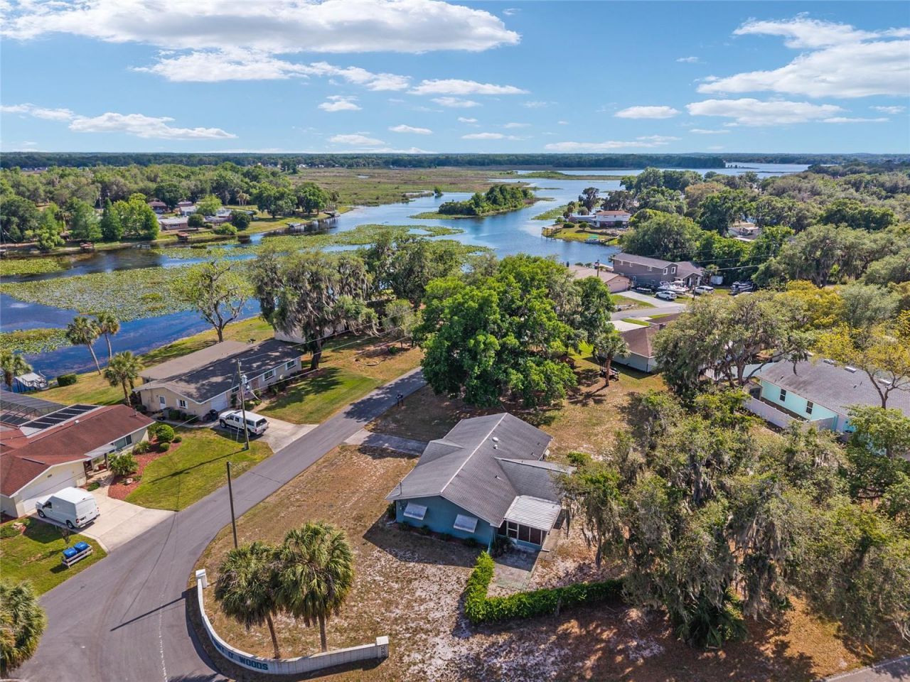 9317 E Crescent Drive , Inverness, FL 34450 Photo