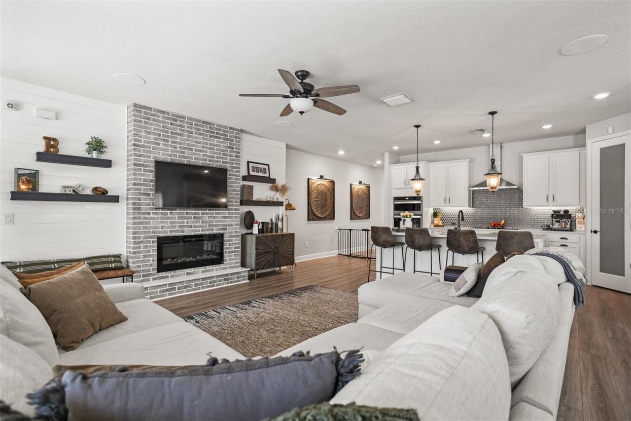 4914 Lakeshore Oaks Court , Tampa, FL 33624 Photo