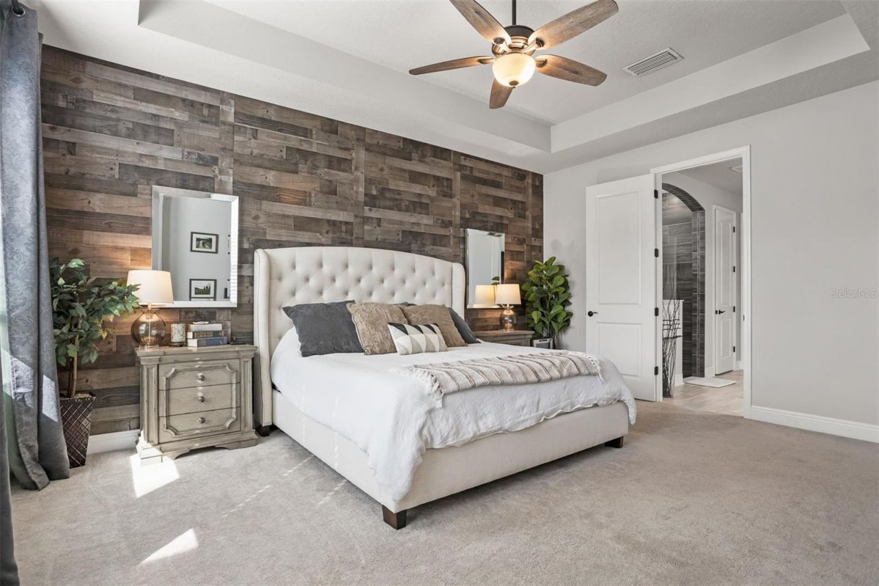 4914 Lakeshore Oaks Court , Tampa, FL 33624 Photo