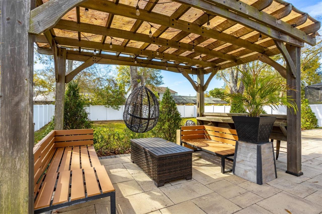 4914 Lakeshore Oaks Court , Tampa, FL 33624 Photo