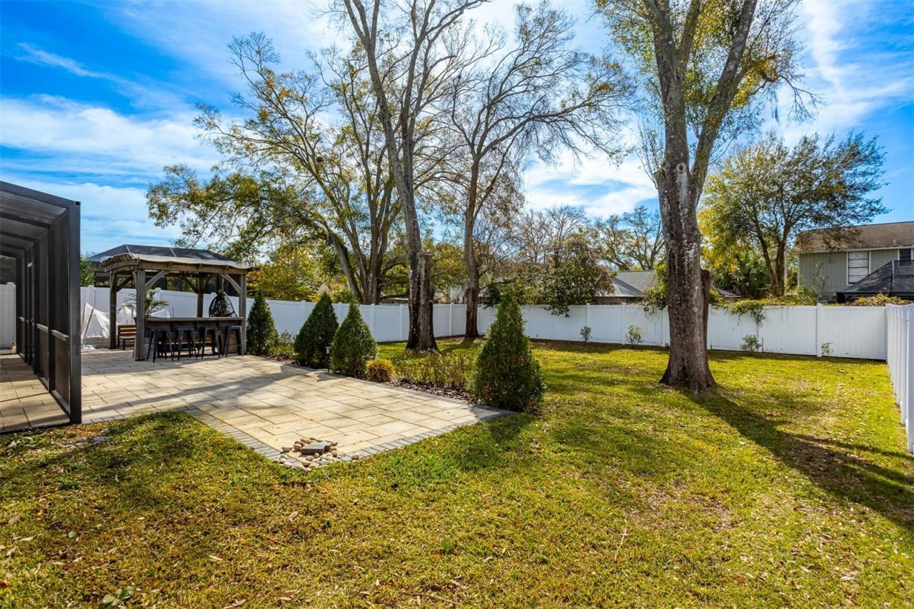 4914 Lakeshore Oaks Court , Tampa, FL 33624 Photo