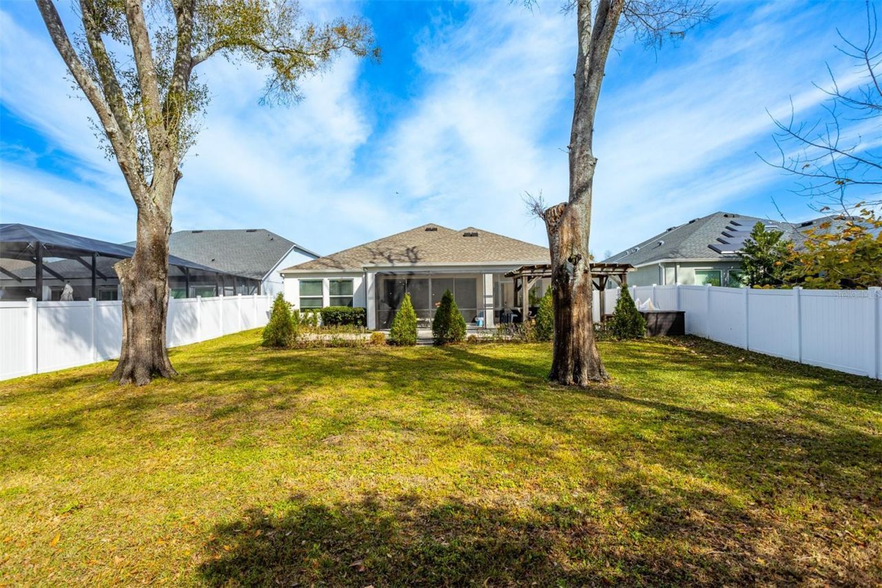 4914 Lakeshore Oaks Court , Tampa, FL 33624 Photo