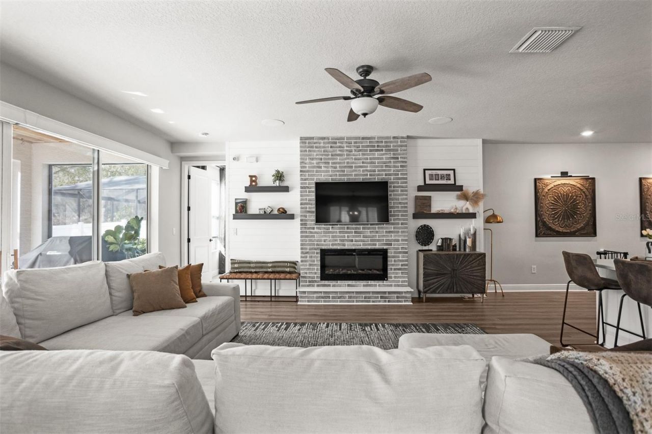 4914 Lakeshore Oaks Court , Tampa, FL 33624 Photo