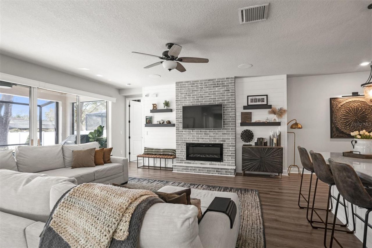 4914 Lakeshore Oaks Court , Tampa, FL 33624 Photo