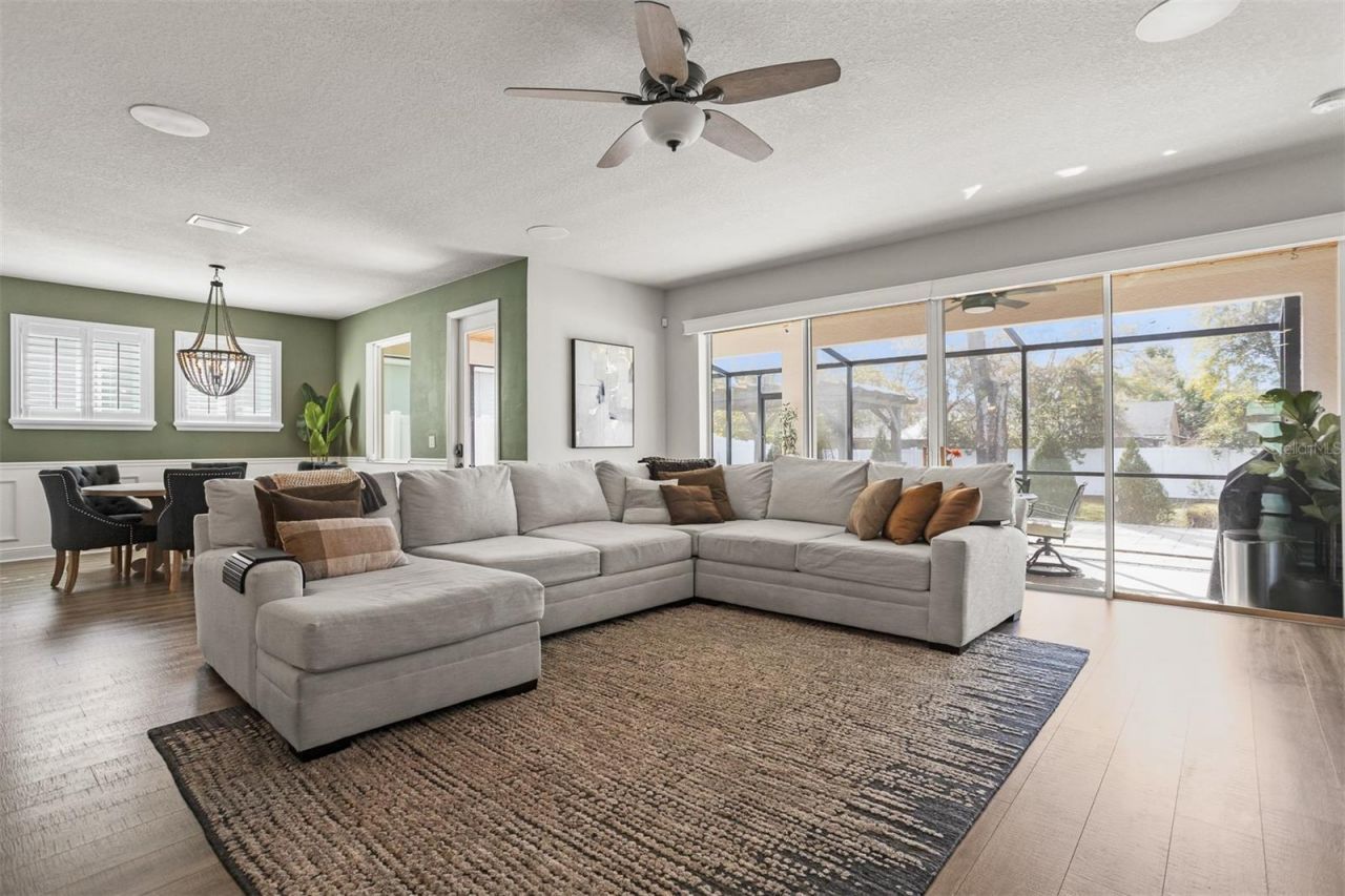 4914 Lakeshore Oaks Court , Tampa, FL 33624 Photo