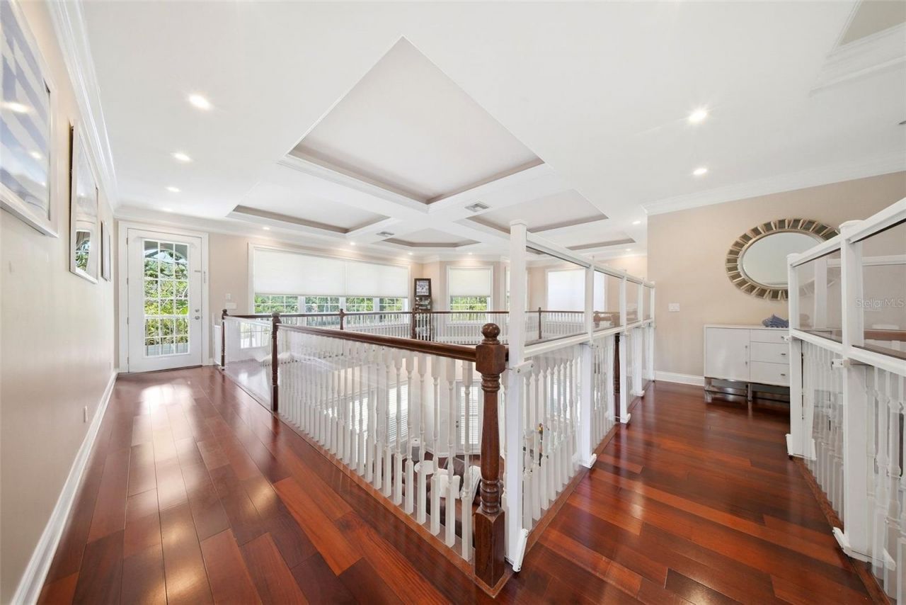 234 36th Avenue Ne, Saint Petersburg, FL 33704 Photo