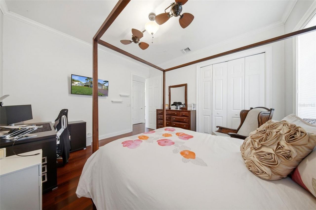 234 36th Avenue Ne, Saint Petersburg, FL 33704 Photo