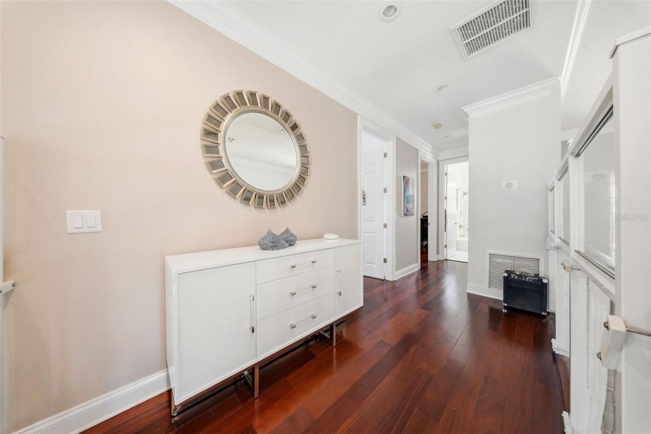 234 36th Avenue Ne, Saint Petersburg, FL 33704 Photo