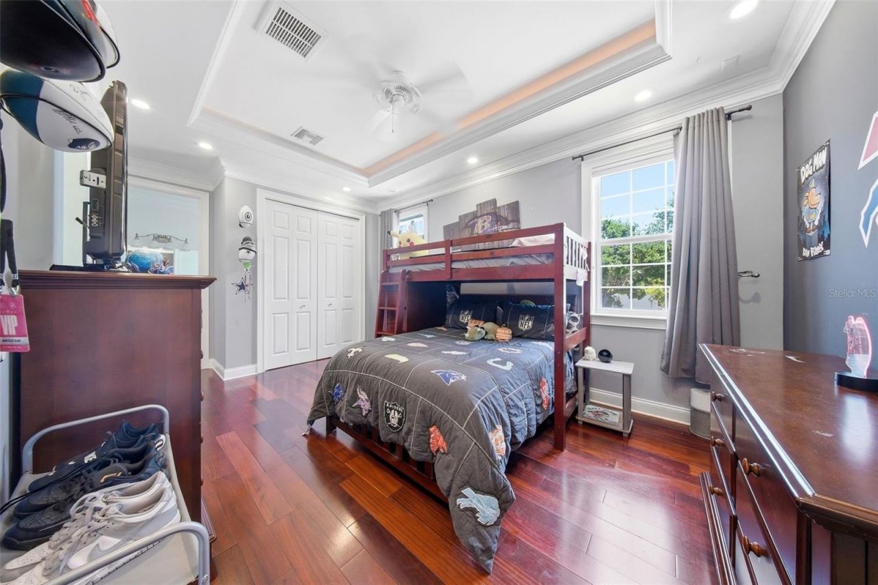 234 36th Avenue Ne, Saint Petersburg, FL 33704 Photo