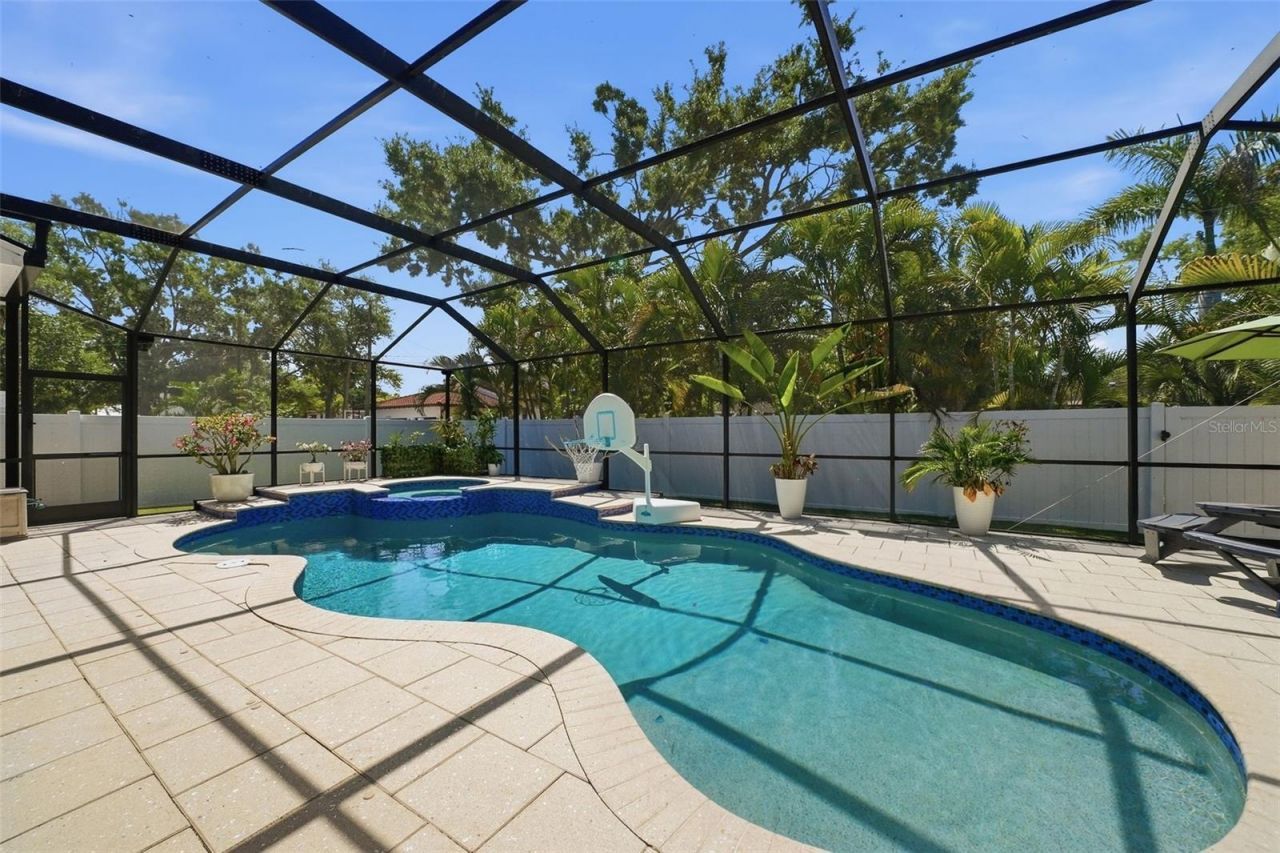 234 36th Avenue Ne, Saint Petersburg, FL 33704 Photo