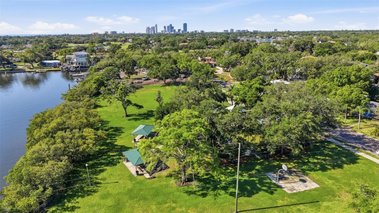 234 36th Avenue Ne, Saint Petersburg, FL 33704 Photo