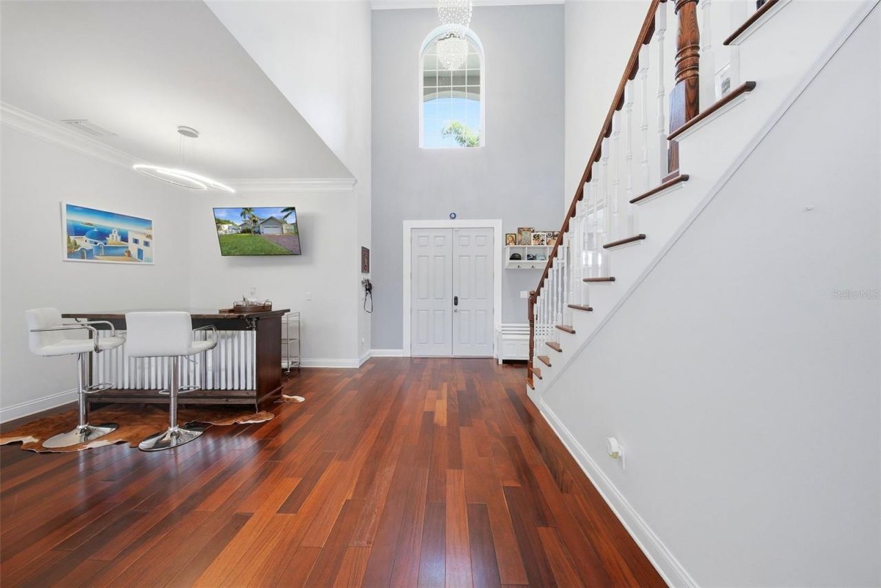234 36th Avenue Ne, Saint Petersburg, FL 33704 Photo