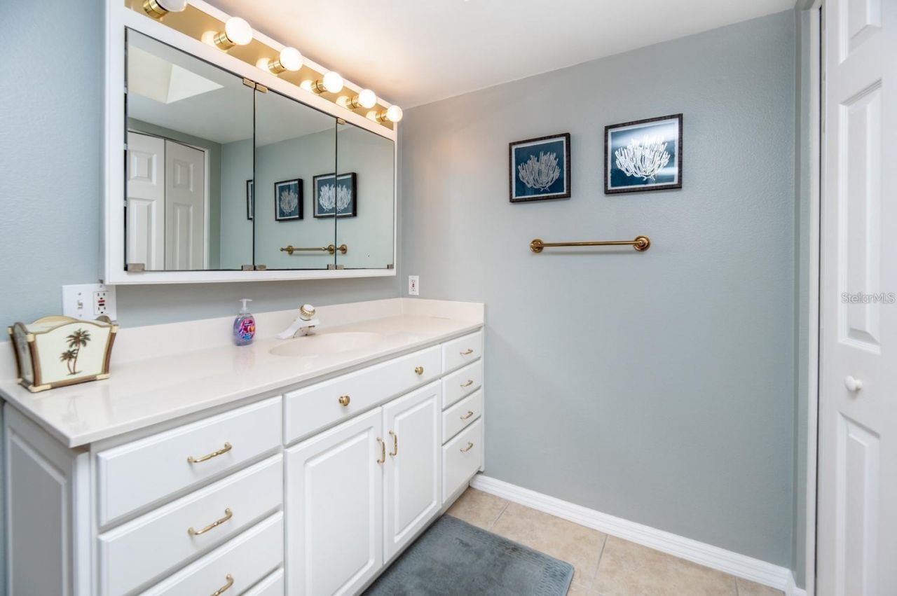 6006 Gulf Drive, Unit 207, Holmes Beach, FL 34217 Photo