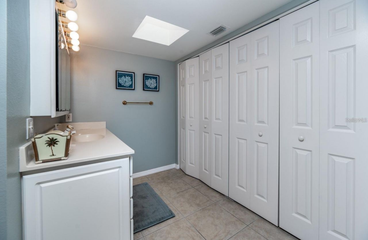 6006 Gulf Drive, Unit 207, Holmes Beach, FL 34217 Photo