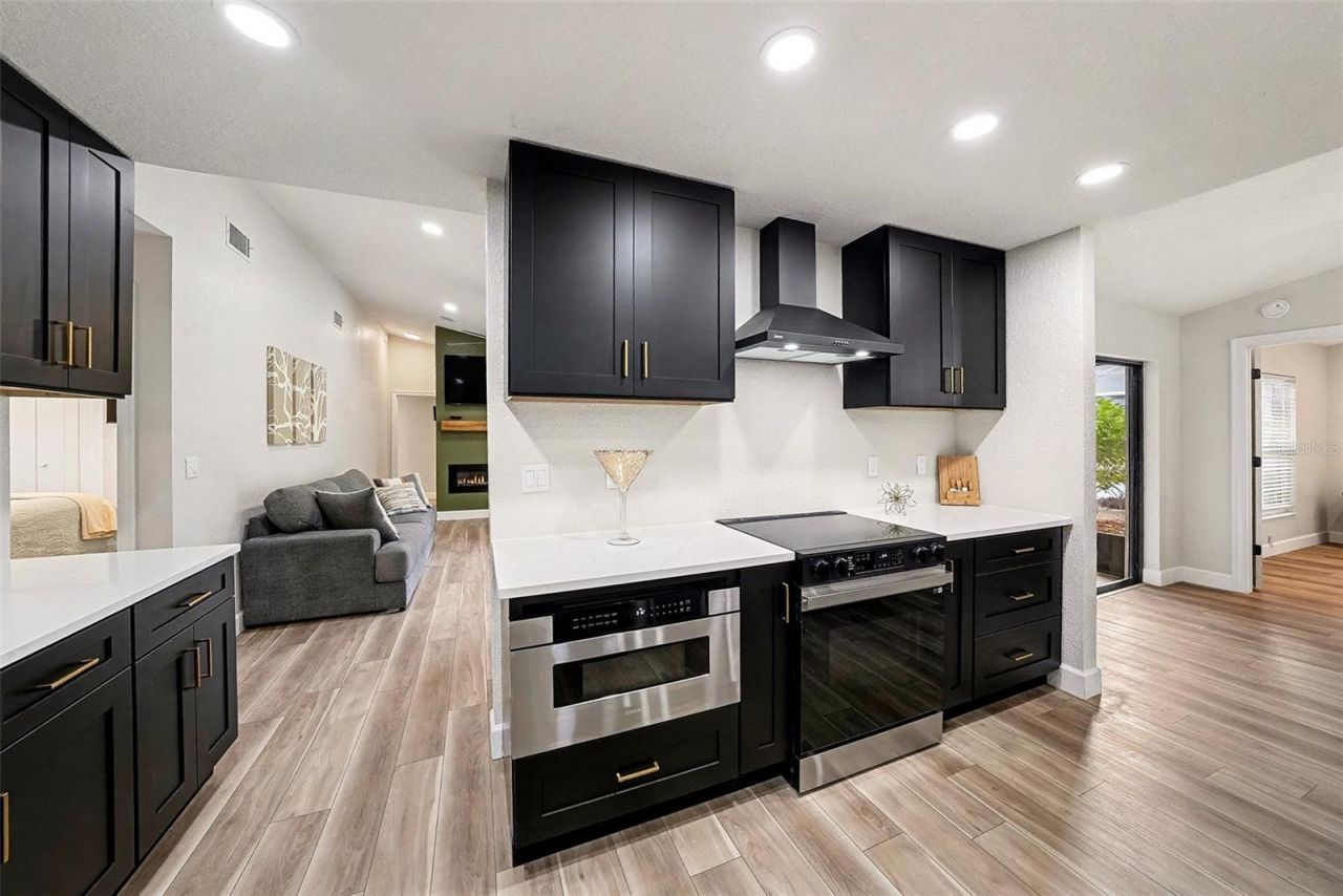 11325 Glenmont Drive, Tampa, FL 33635 Photo