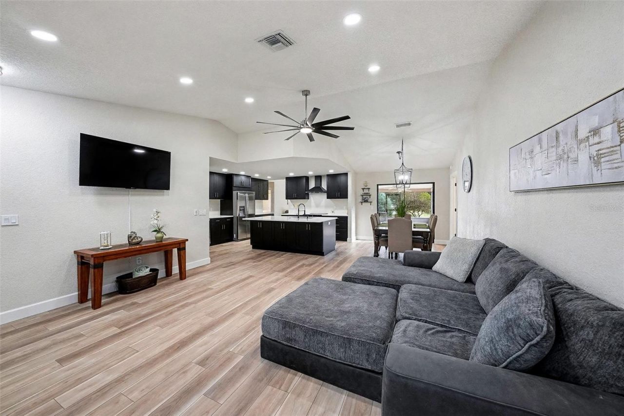 11325 Glenmont Drive, Tampa, FL 33635 Photo