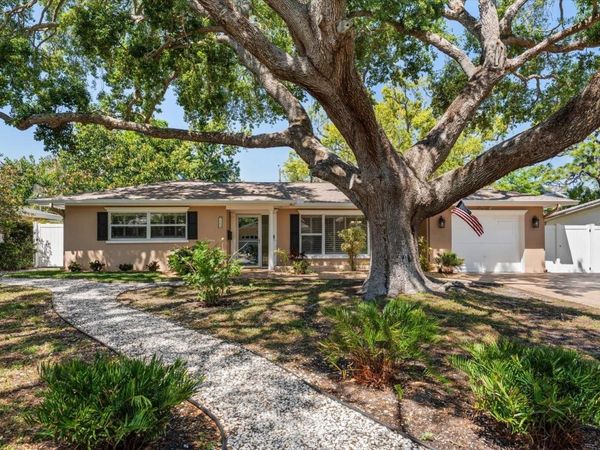 1702 MEREDITH LANE , BELLEAIR, FL 33756