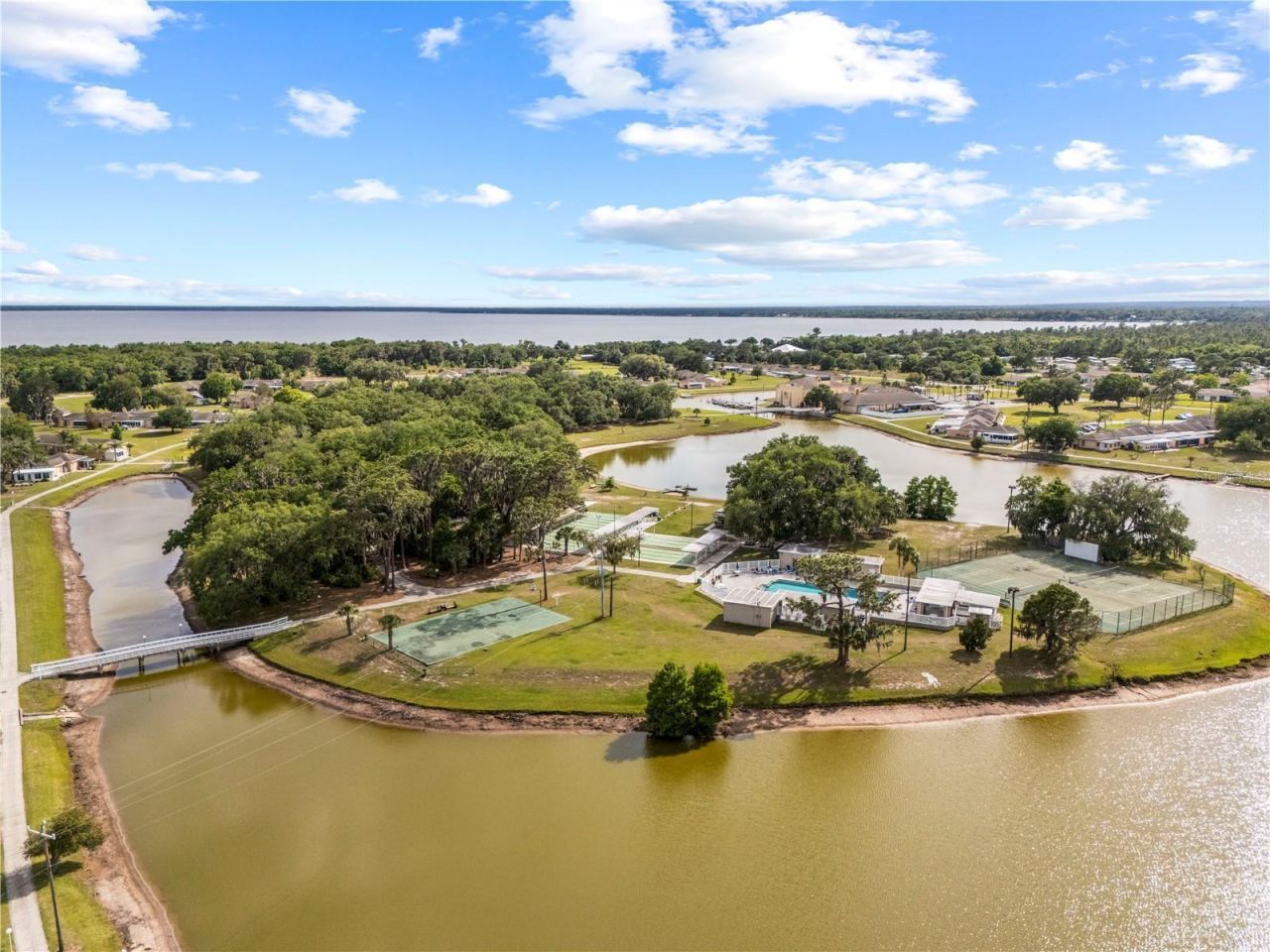 4209 Club Circle, Lakeshore, FL 33854 Photo