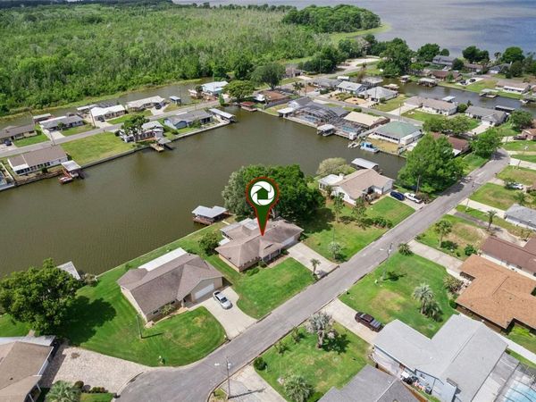 26632 W COVE DRIVE , TAVARES, FL 32778