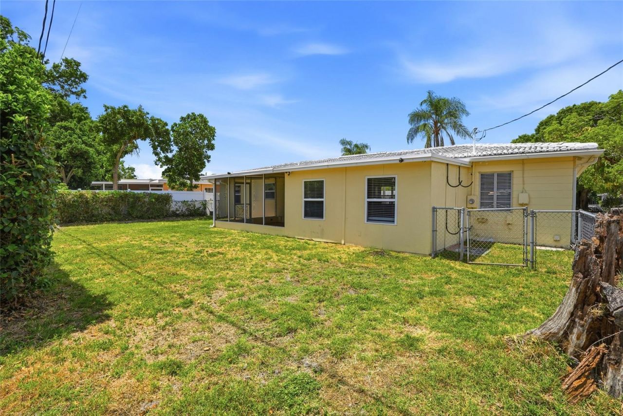 4813 Lake Charles Drive N, Kenneth City, FL 33709 Photo