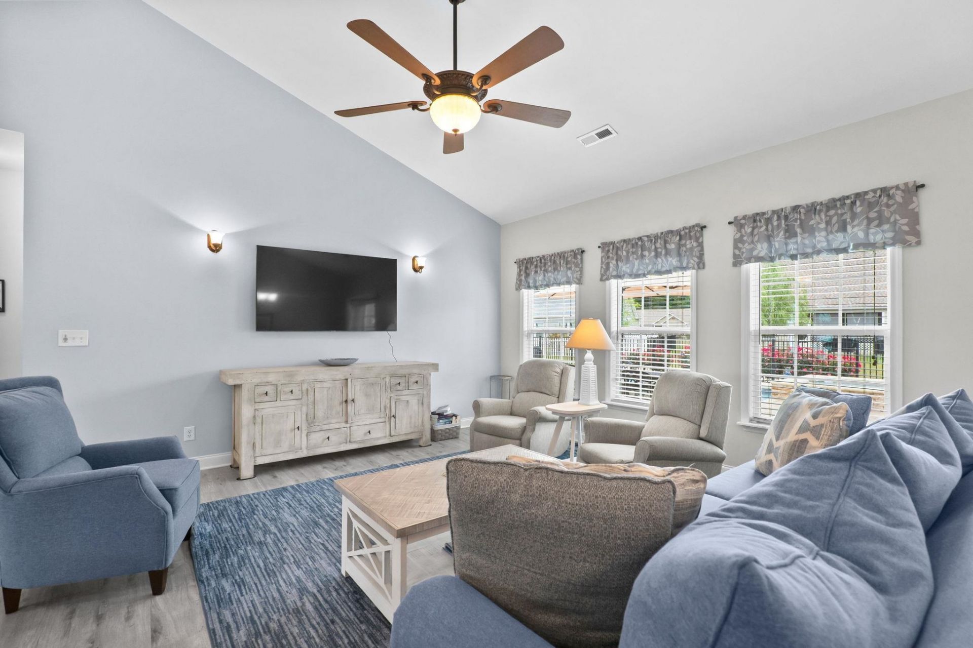 700 Weston Dr. Photo 10