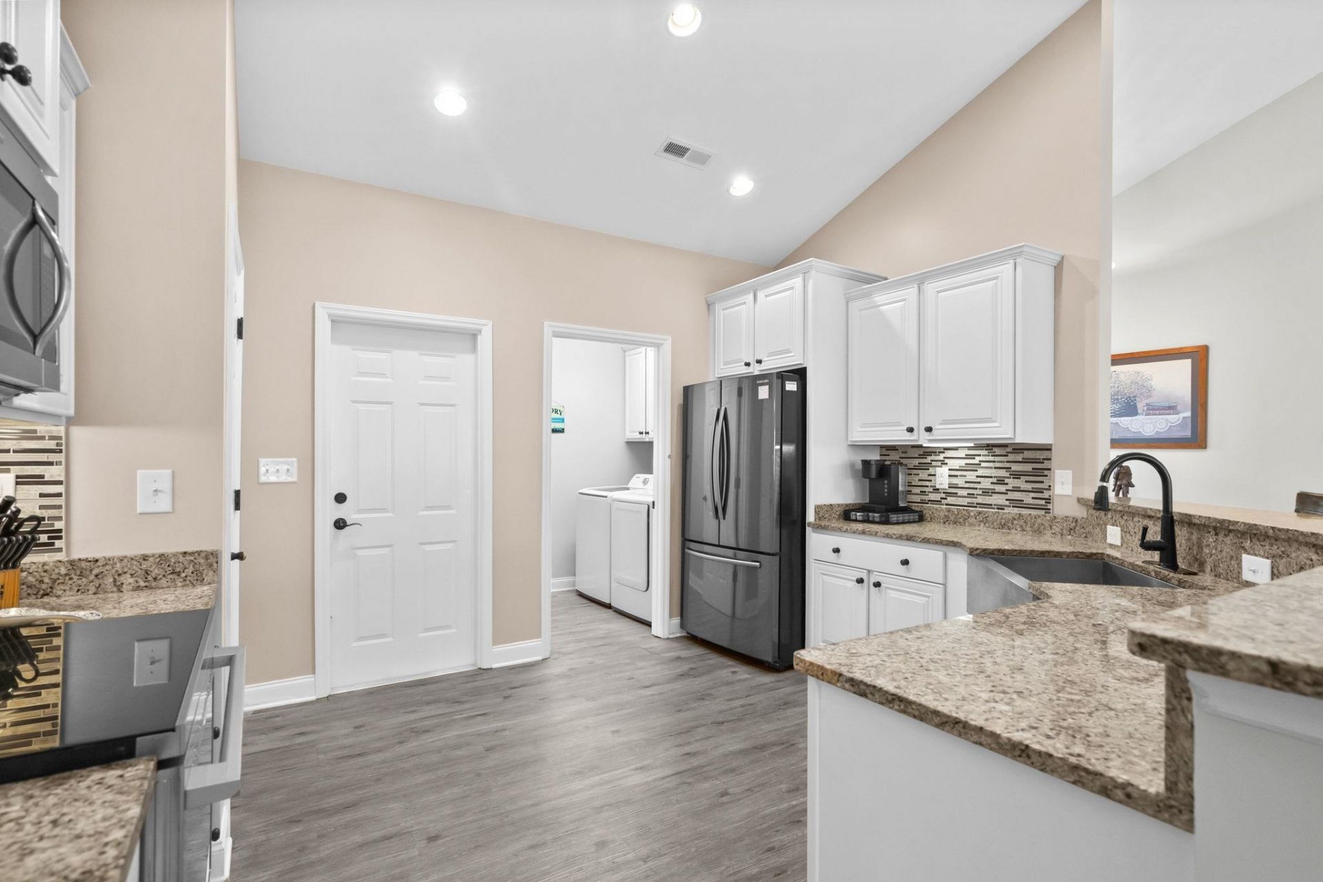 700 Weston Dr. Photo 15