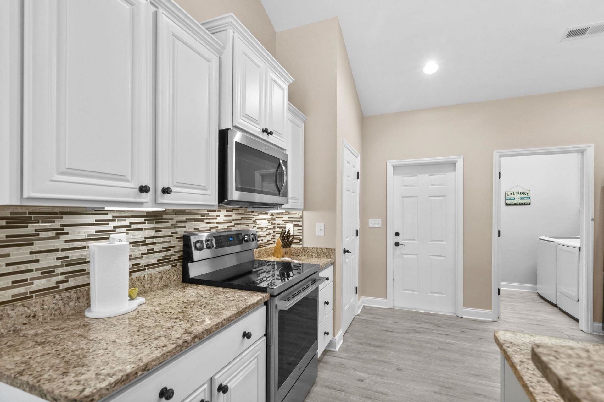 700 Weston Dr. Photo 18