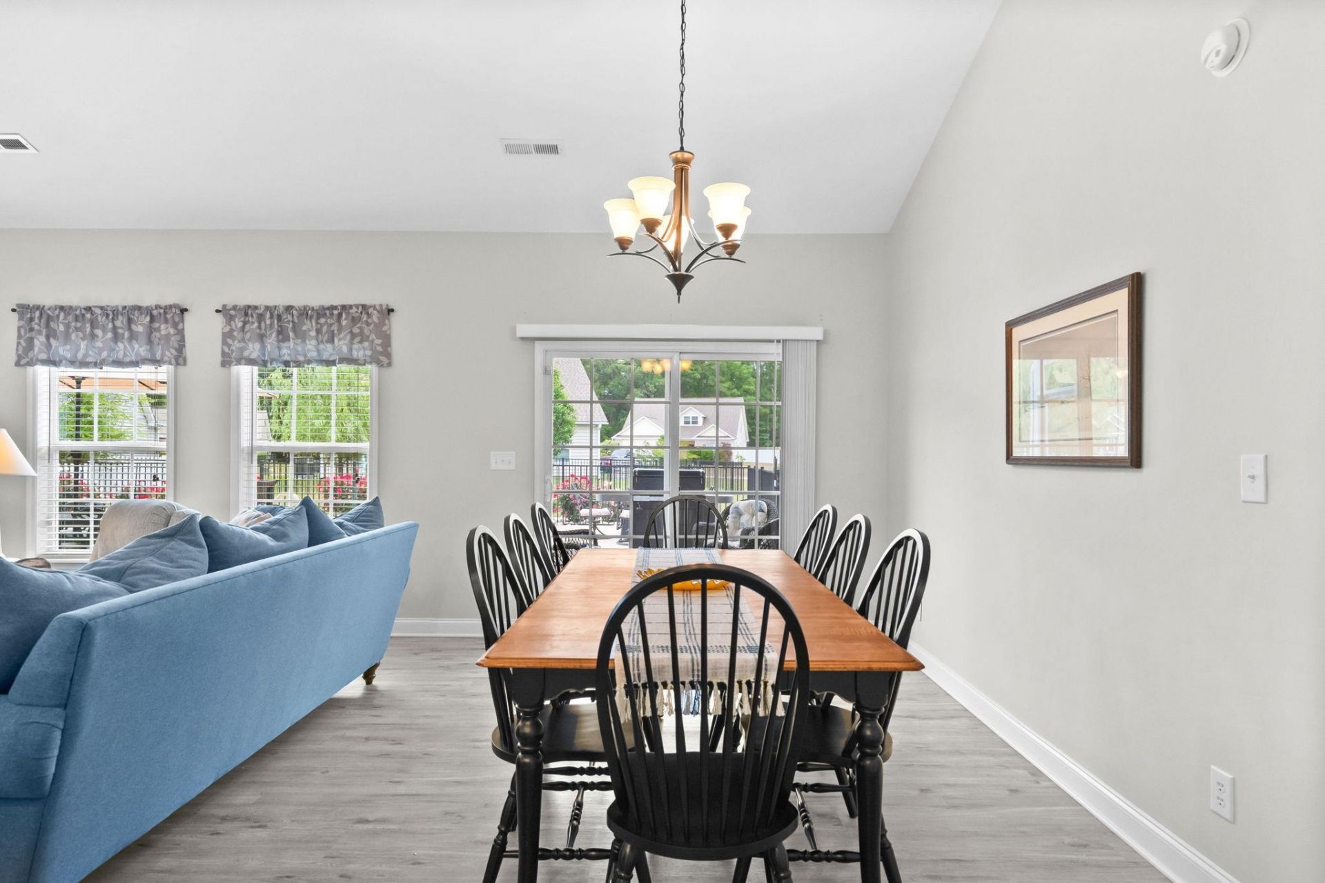 700 Weston Dr. Photo 22