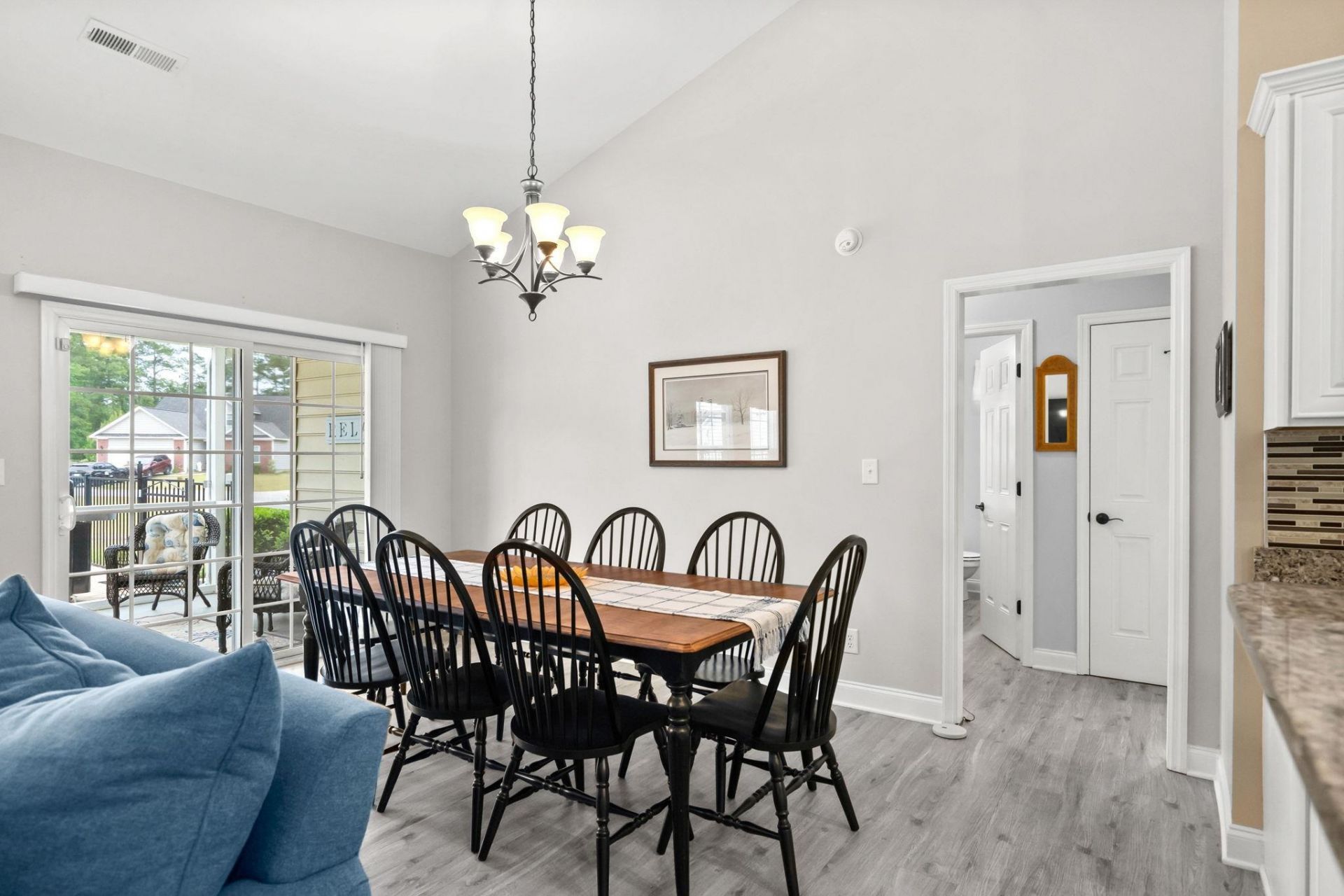 700 Weston Dr. Photo 23