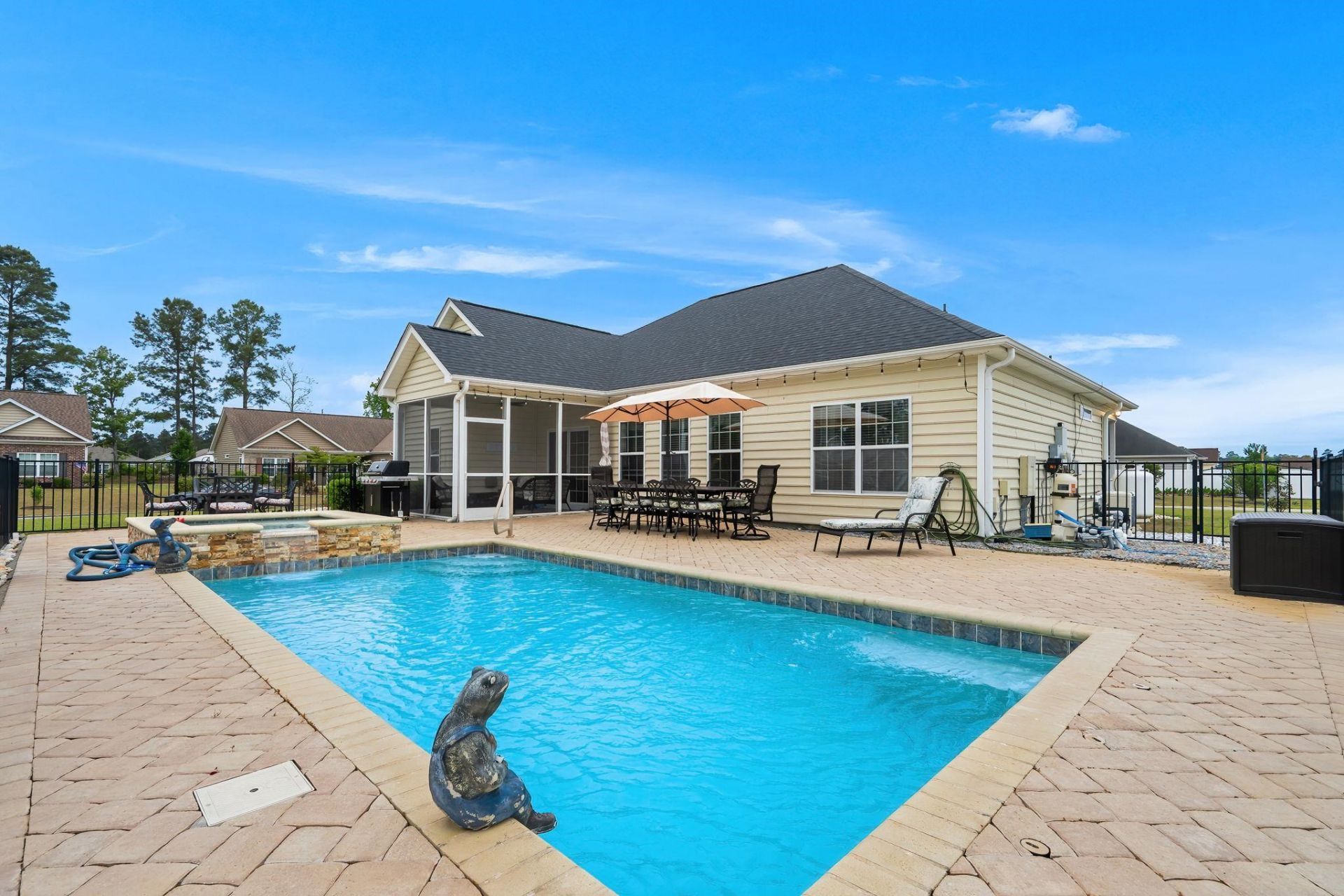 700 Weston Dr. Photo 37
