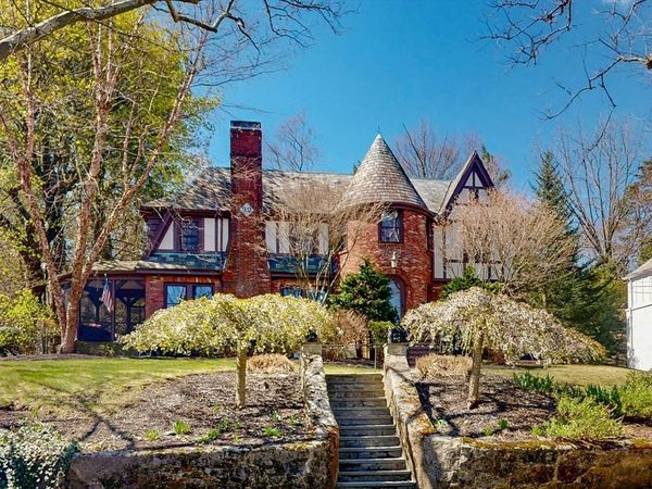 32 Alberta, Brookline, MA 02467