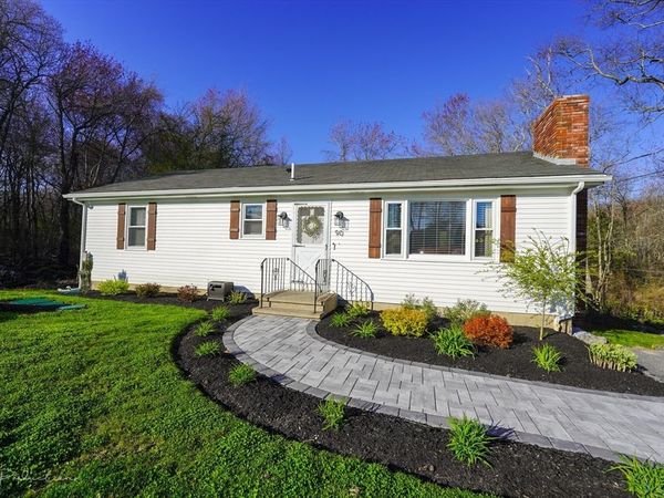 90 Merlin Dr, Swansea, MA 02777