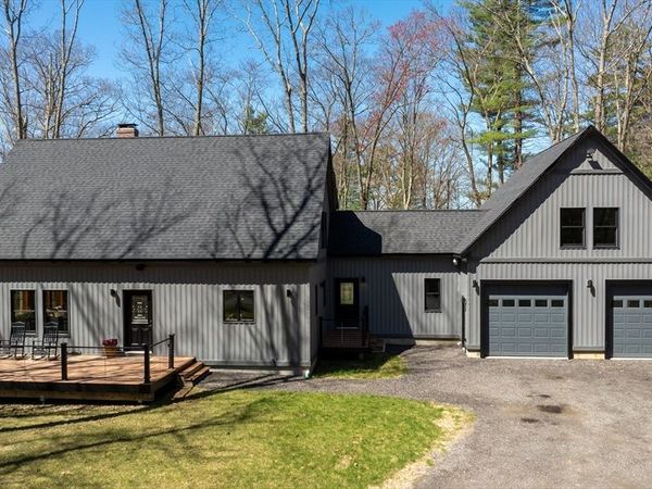 8 Barrett Rd, North Brookfield, MA 01535