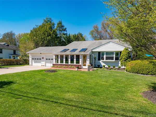 23 Clearbrook Drive, Smithtown, NY 11787