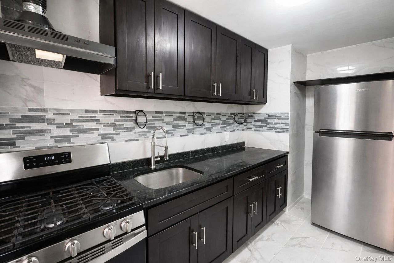 141-20 77 Road , Unit 1C, Kew Gardens Hills, NY 11367 Main Photo