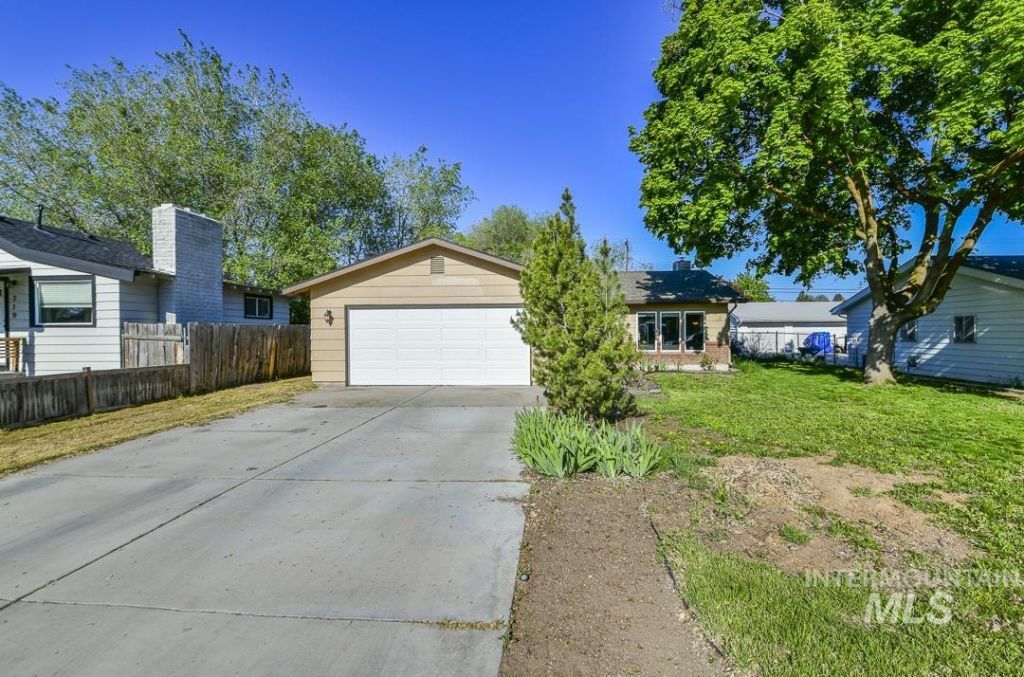 715 S Almond St., Nampa, ID 83686 Main Photo