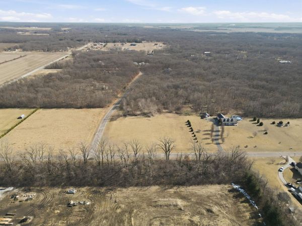 0 56 E , Lake Village, IN 46349