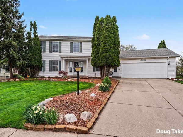 5381 Bunker Hill Court SE, Kentwood, MI 49508