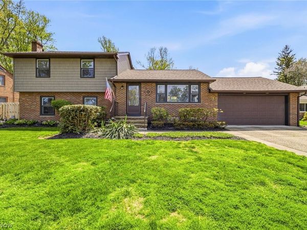 66 Keewaydin Drive, Timberlake, OH 44095