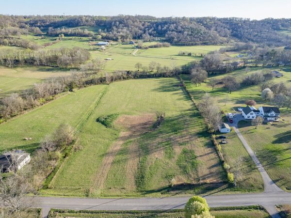 0 Theta Pike, Columbia, TN 38401