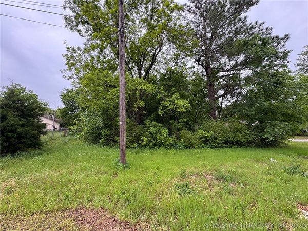 401 S Hall Avenue, Wagoner, OK 74467