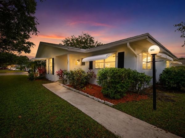 1043 NW 85th Avenue, Unit B-4, Plantation, FL 33322