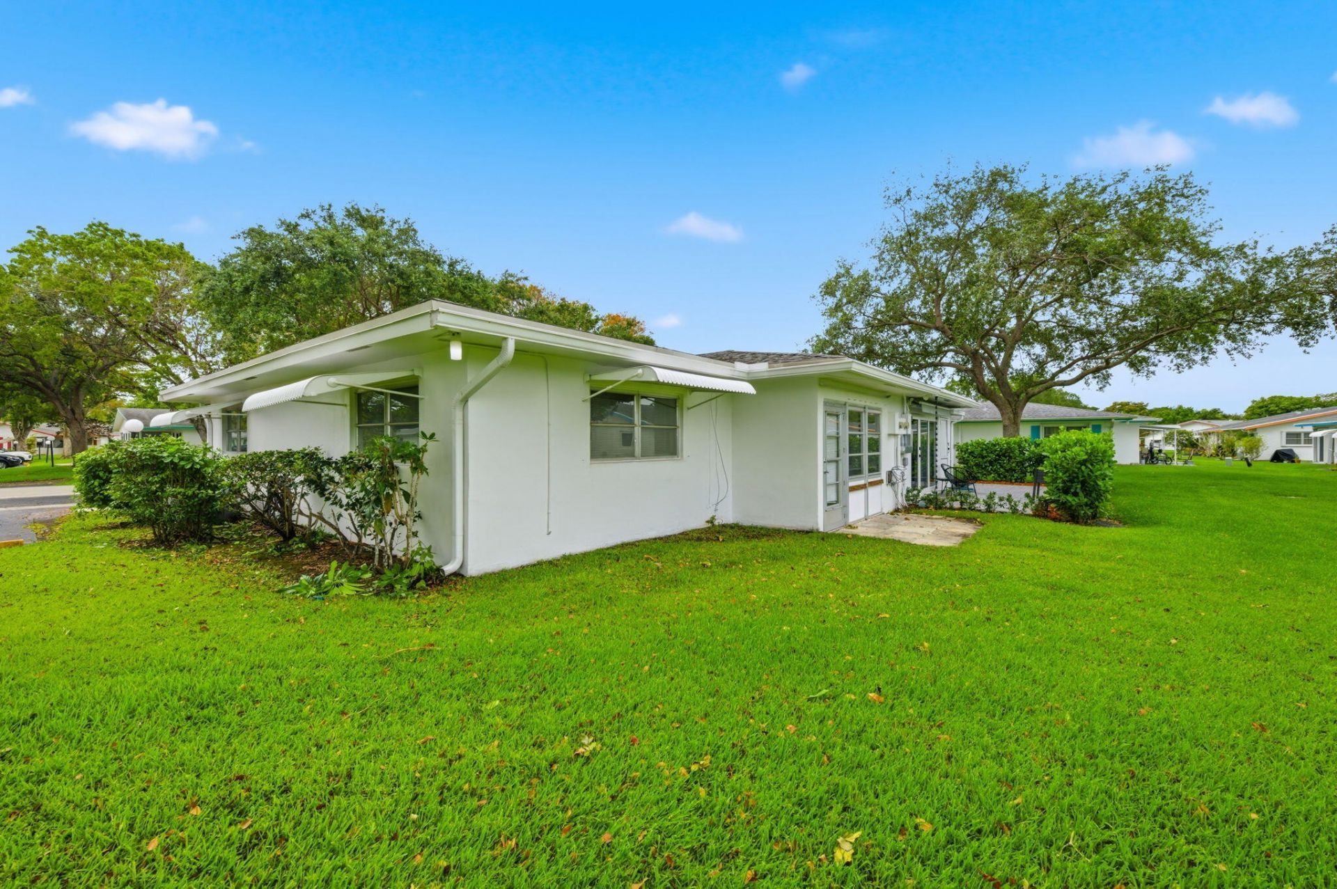 1043 NW 85th Avenue, Unit B-4, Plantation, FL 33322 Photo