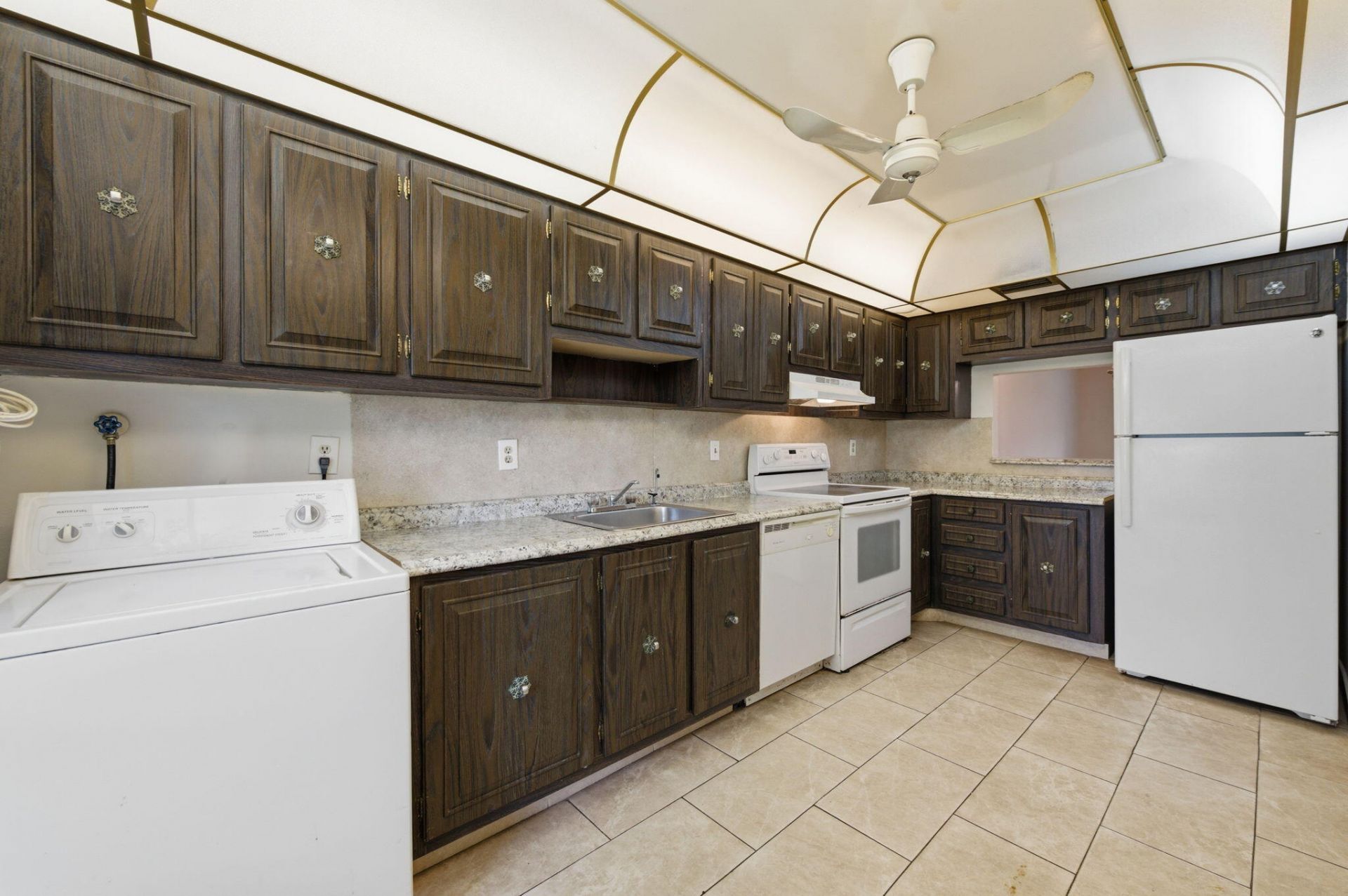 1043 NW 85th Avenue, Unit B-4, Plantation, FL 33322 Photo